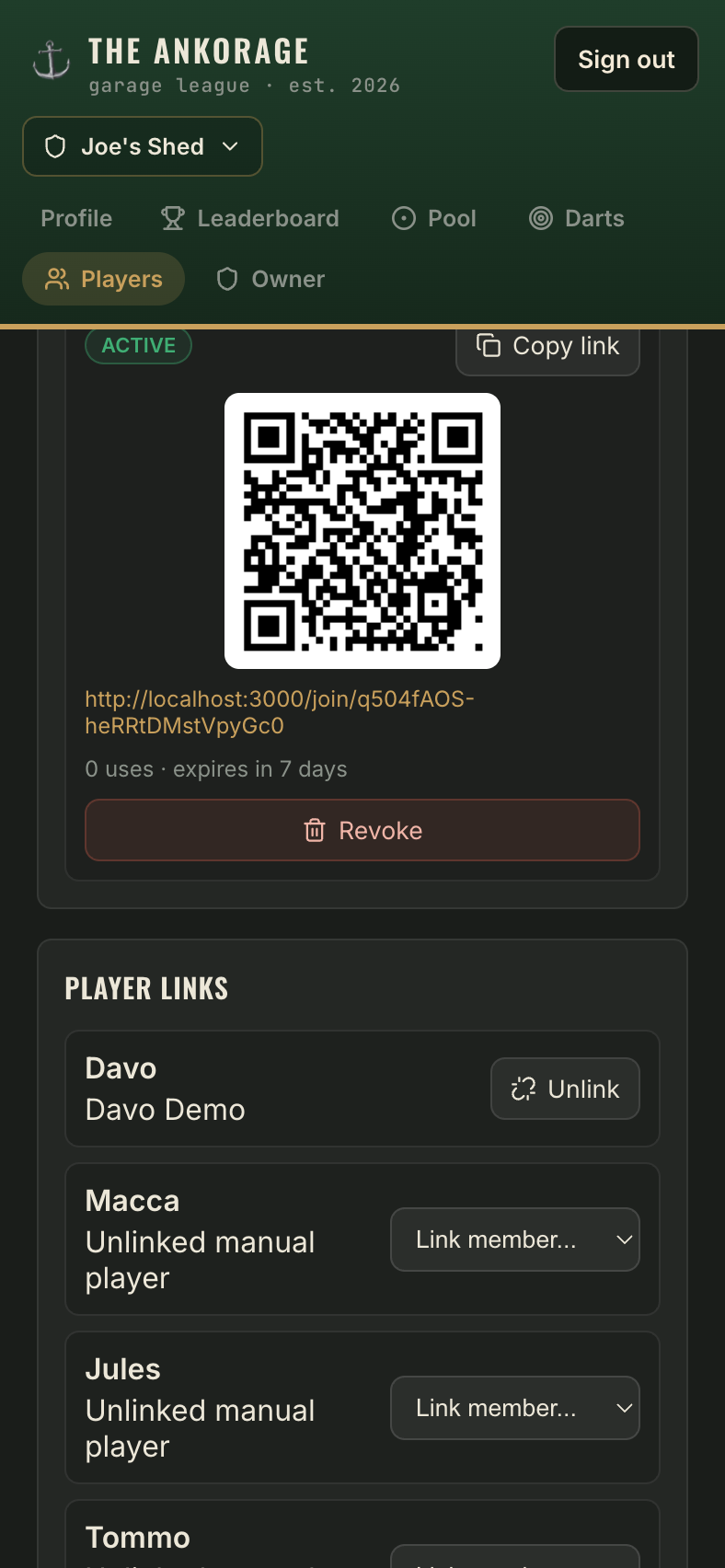 An invite card showing a QR code, join link, use count and revoke button